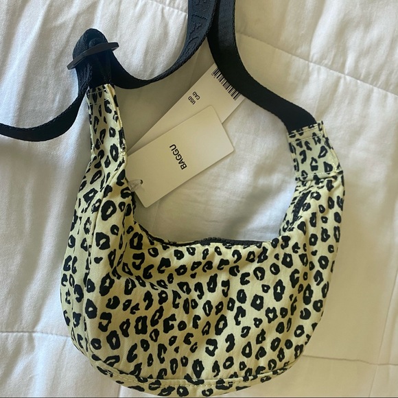 mini baggu crescent bag
